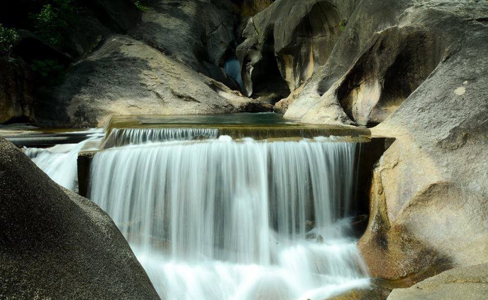 Khám phá vẻ đẹp con suối nổi tiếng nhất Ninh Thuận
