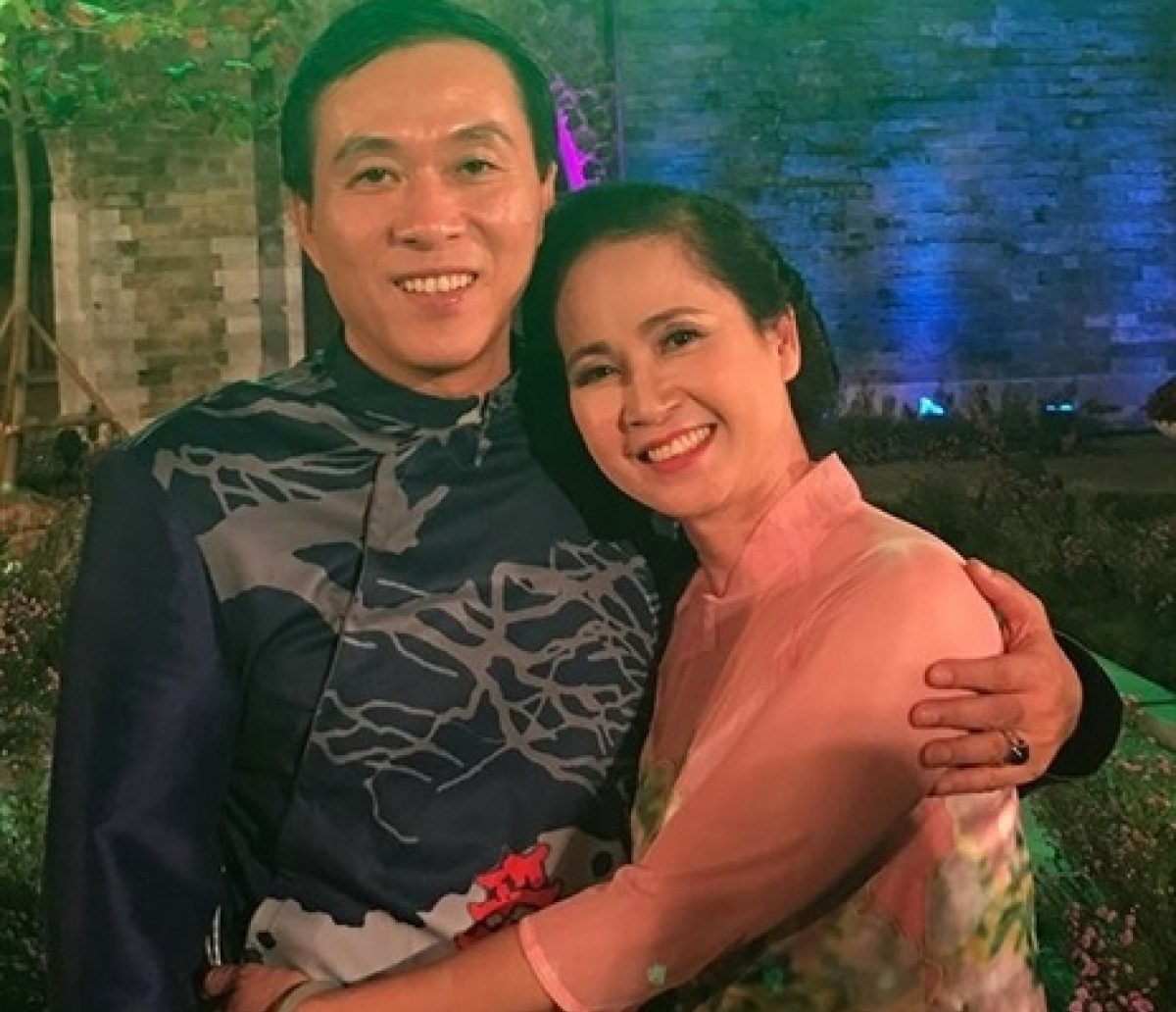 Vợ chồng NSND Lan Hương - NSƯT Đỗ Kỷ trở thành nghệ sĩ khách mời Hãy yêu nhau đi của VTV3 chia sẻ kinh nghiệm hôn nhân, gia đình
