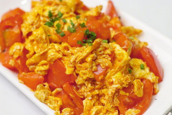 Một trong những yếu tố quan trọng của món ăn này là tỷ lệ trứng và cà chua