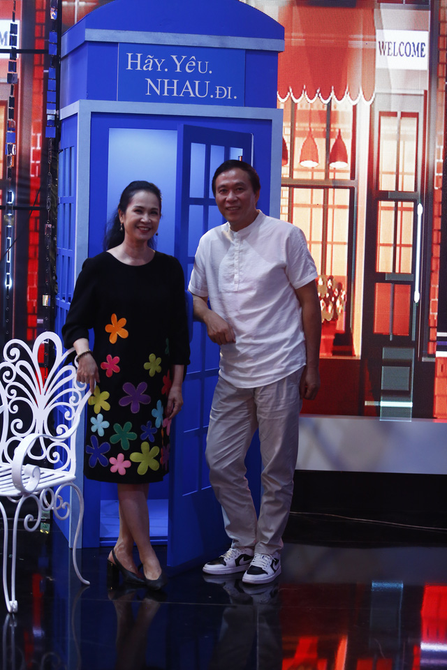 Vợ chồng NSND Lan Hương truyền cảm hứng cho đôi bạn trẻ tại Hãy yêu nhau đi